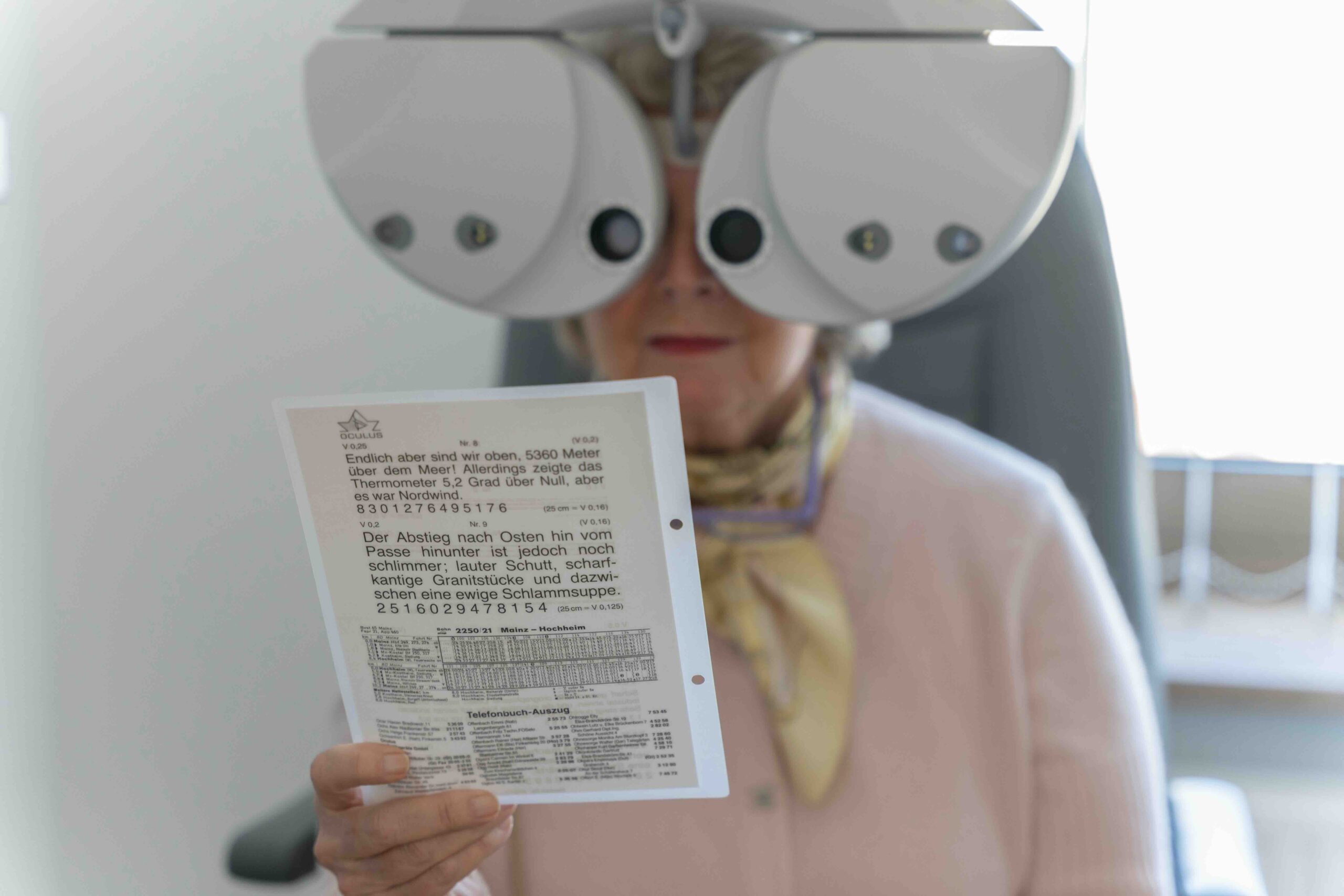 Dr-Christina-Leydolt-Augenaerztin-Wien-Alterssichtigkeit 3